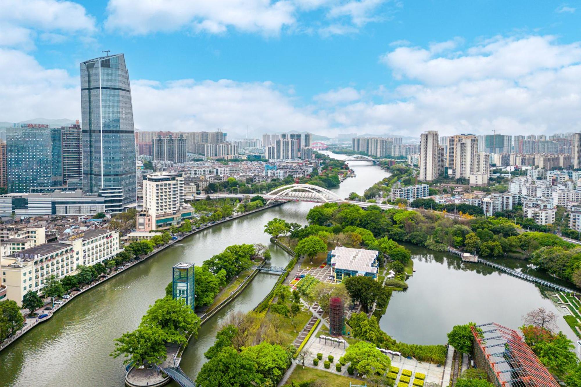 Sheraton Zhongshan Hotel Exterior photo